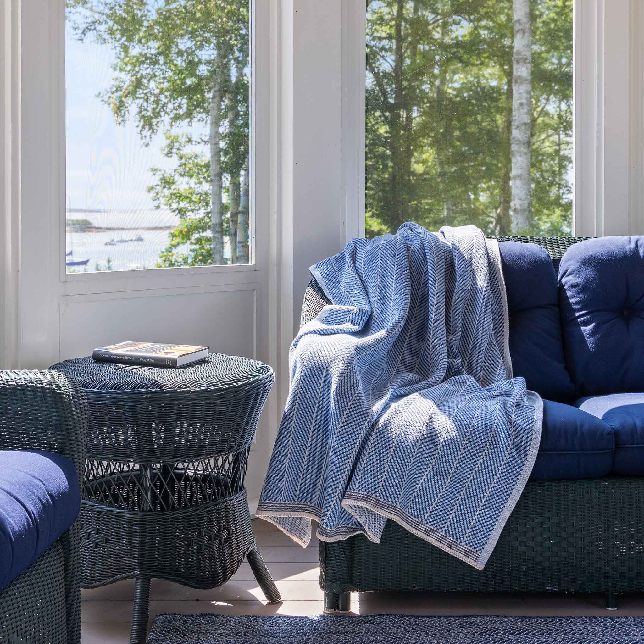 Indoor | Outdoor Sustainable Knit Chevron Throw Blanket - Poly Herringbone Edge