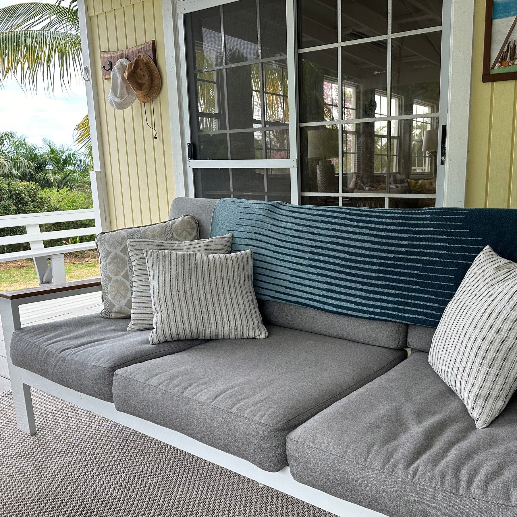 Ripple Throw Blanket BL01RPL8