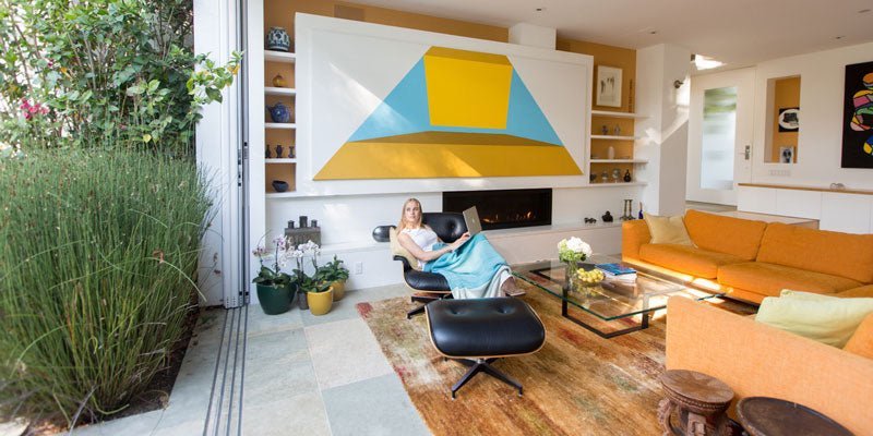 How to Incorporate Throws into Airbnbs - In2Green