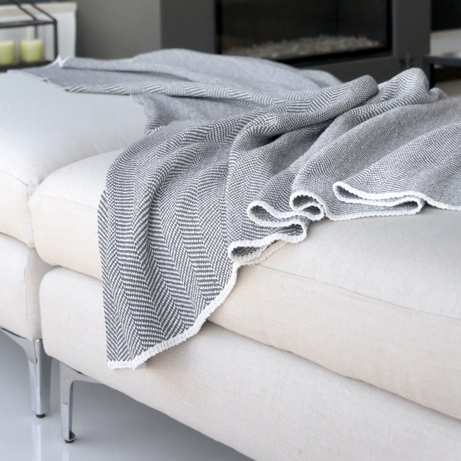 Minimalist Decor: Essential Tips for a Clutter-Free Home - In2Green