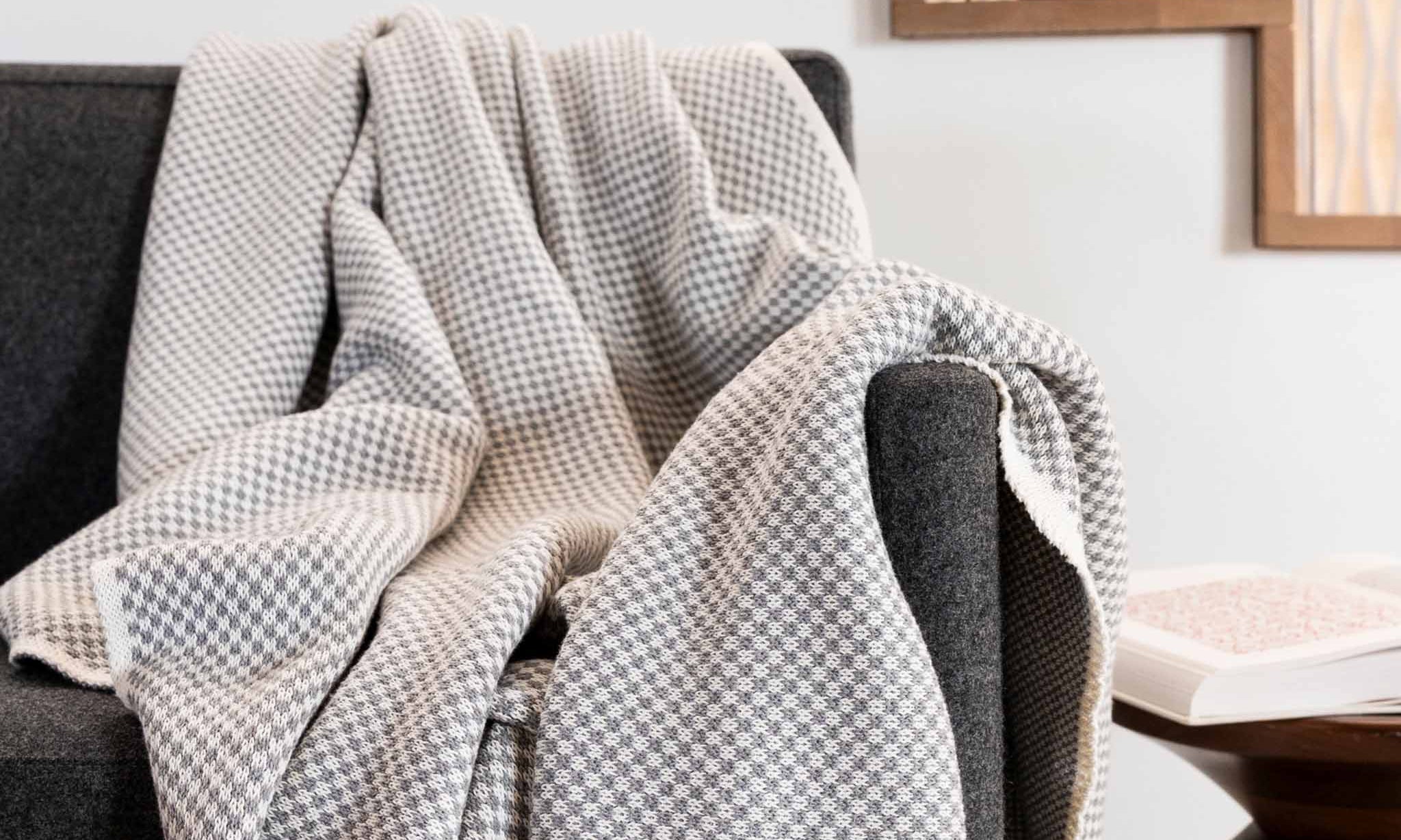 Grey Throw Blanket - In2Green