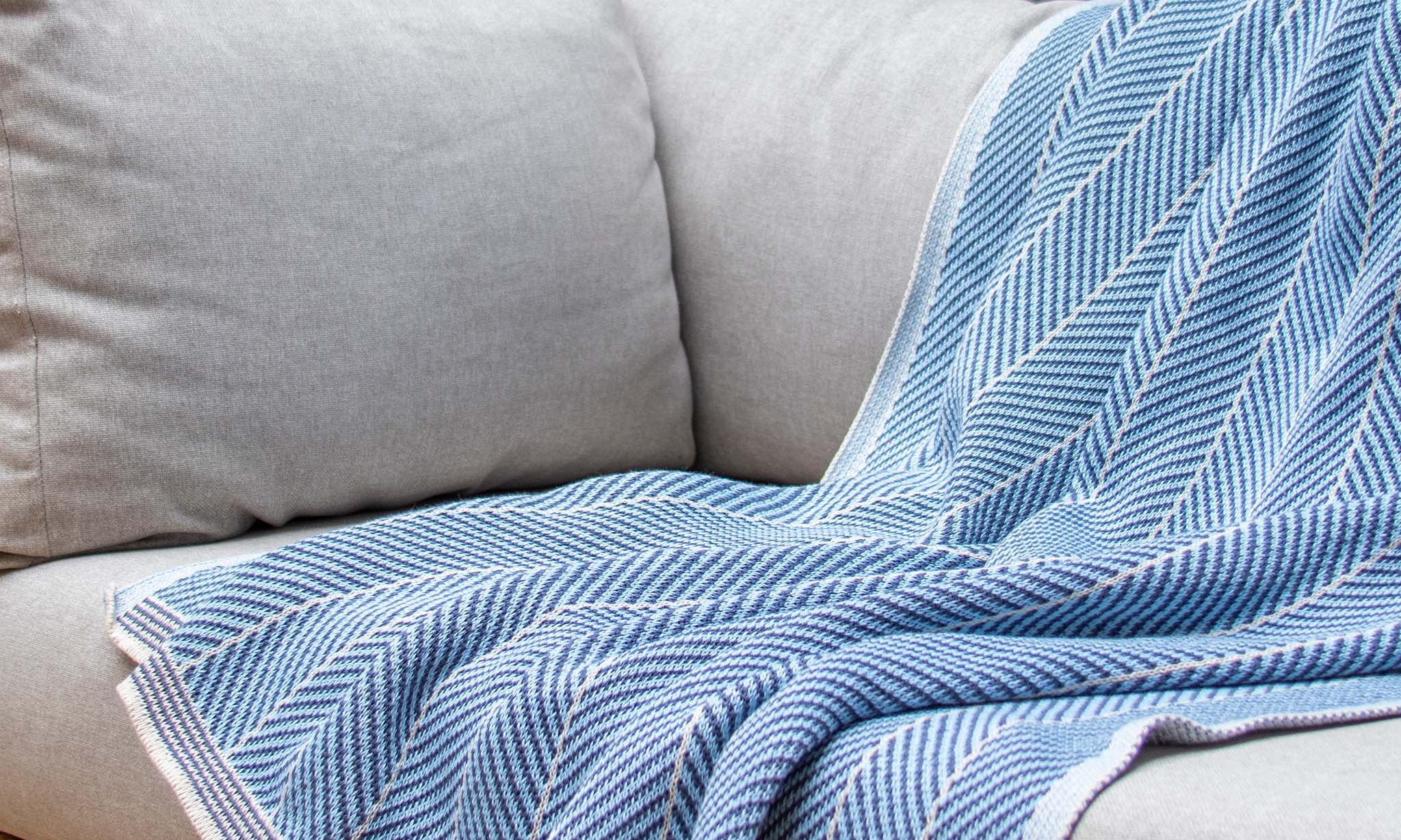 Outdoor Throw Blankets - In2Green