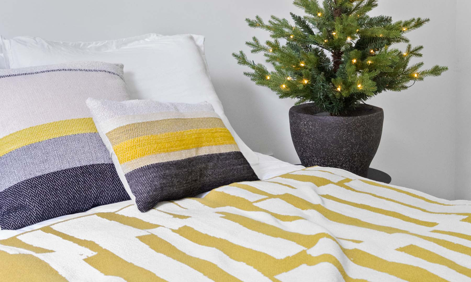 Gold Throw Blankets