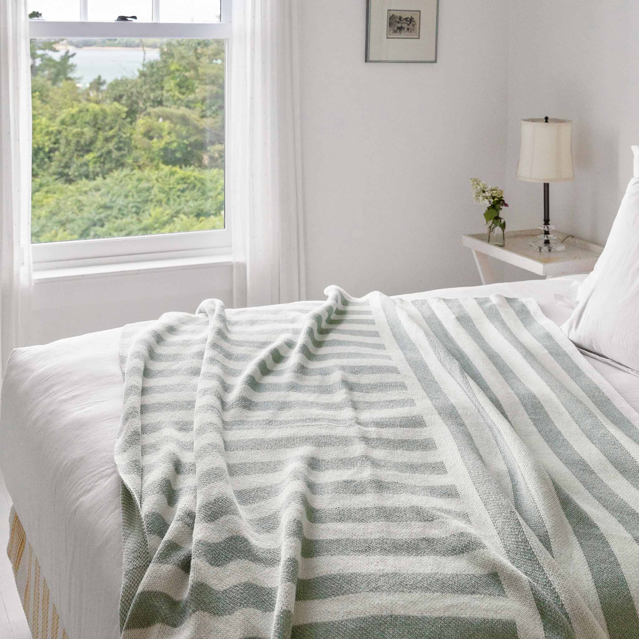 CoastalStripesGreenLifestyle3_a1a97bee-123b-432c-a09b-cbe09c27232e.jpg