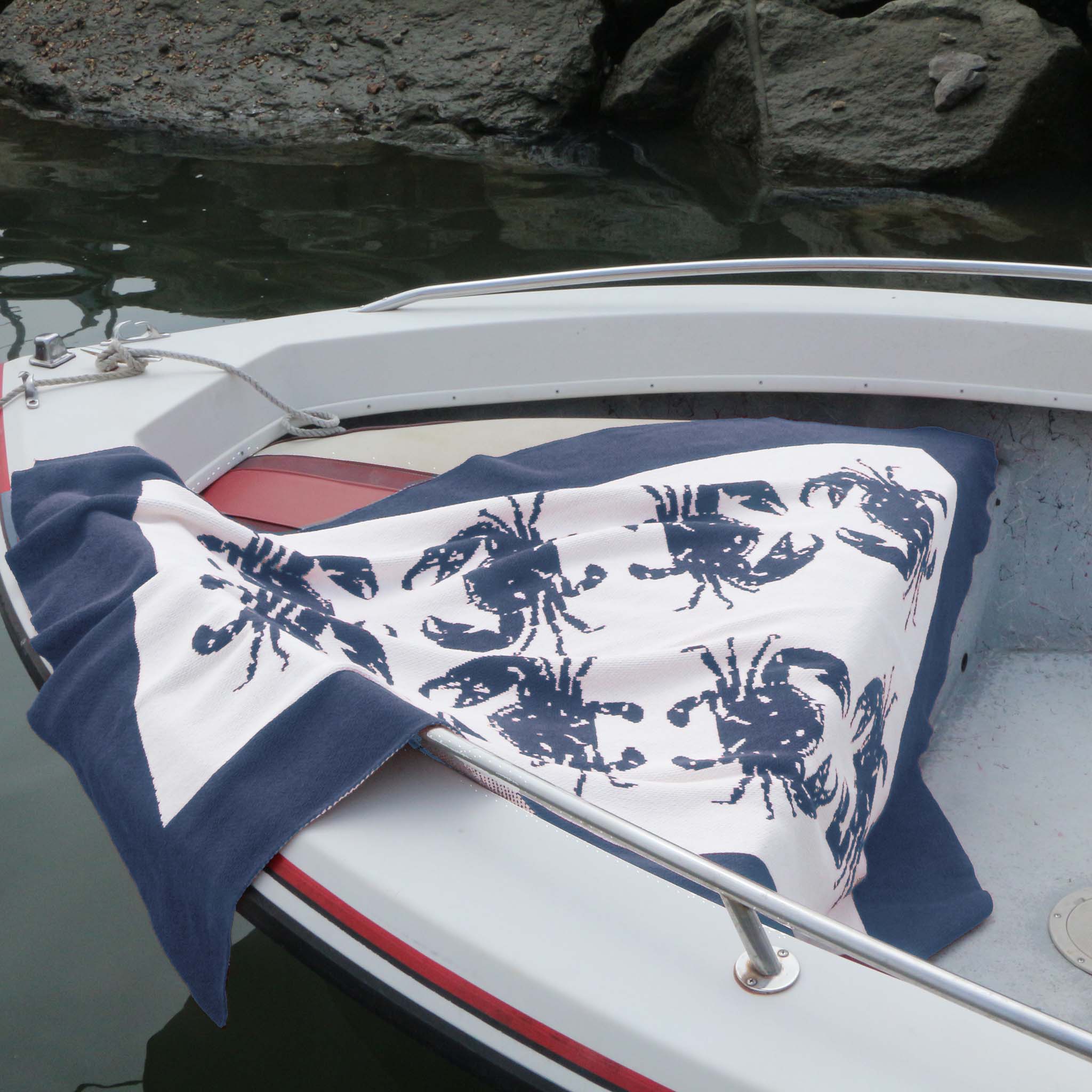 in2green Eco Throw Crab Throw Blanket 753275975596 BL01CR2