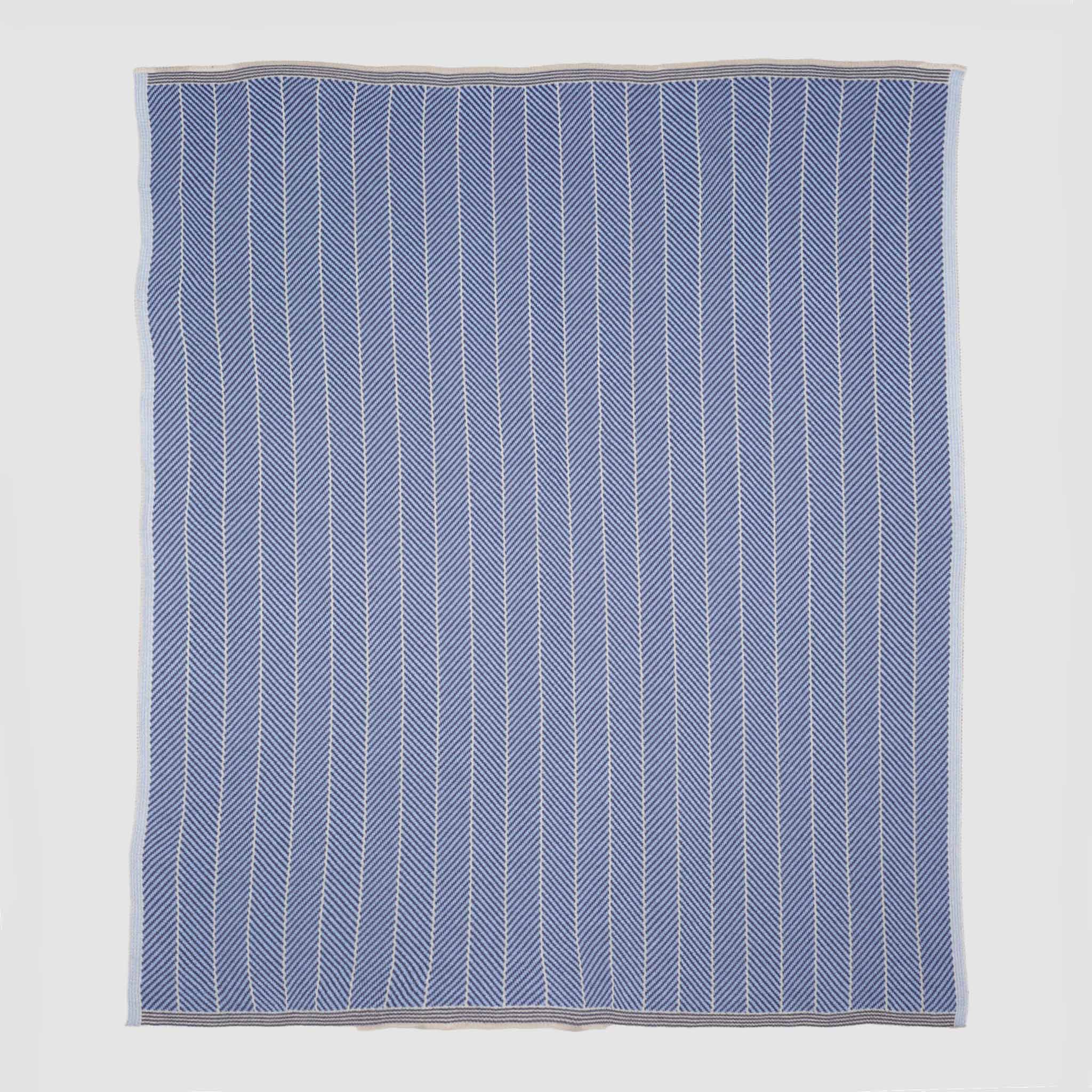 Indoor | Outdoor Sustainable Knit Chevron Throw Blanket - Poly Herringbone Edge