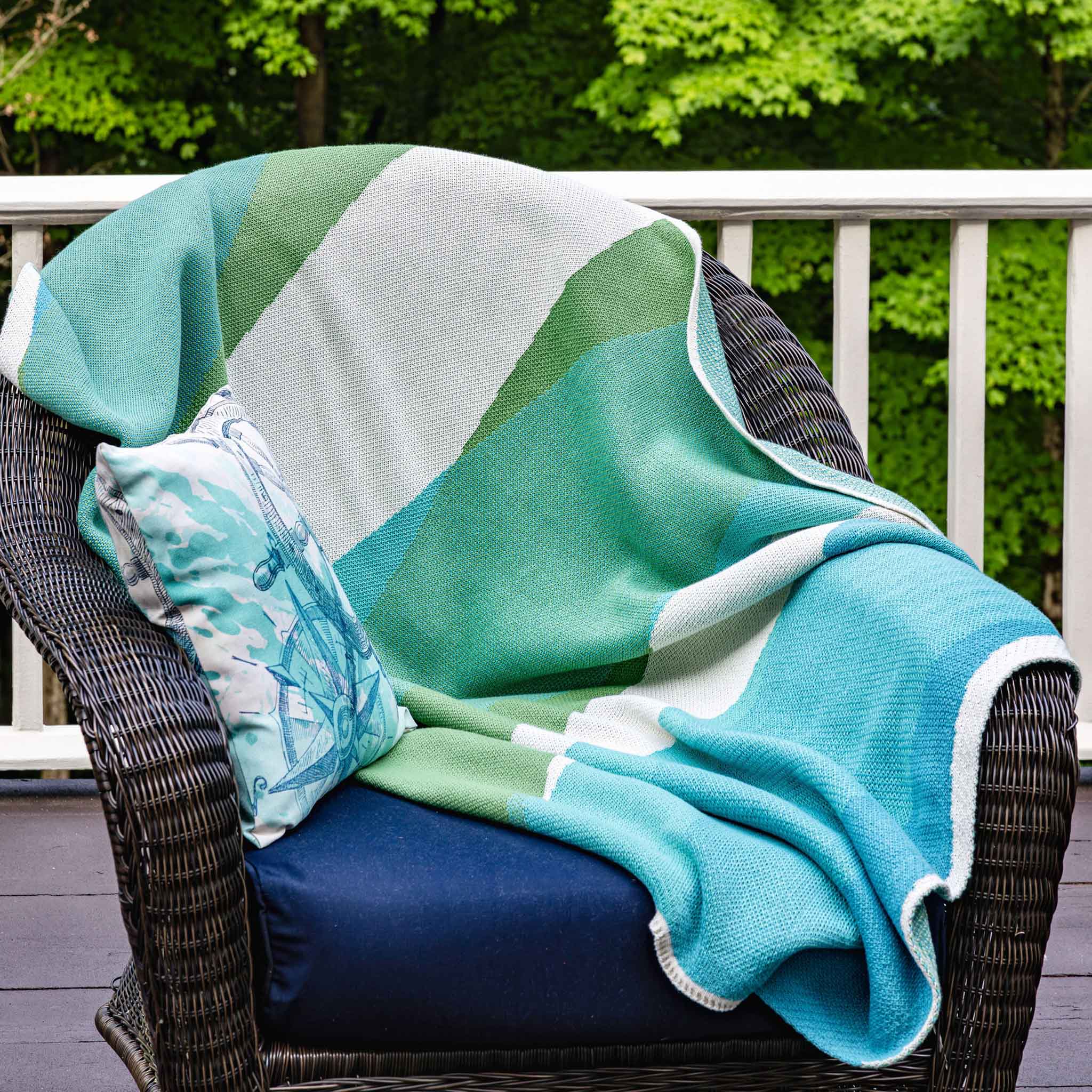 in2green Eco Throw Poly Refractions - Indoor | Outdoor Sustainable Knit Modern Throw Blanket 601570195181 POLY-REF1