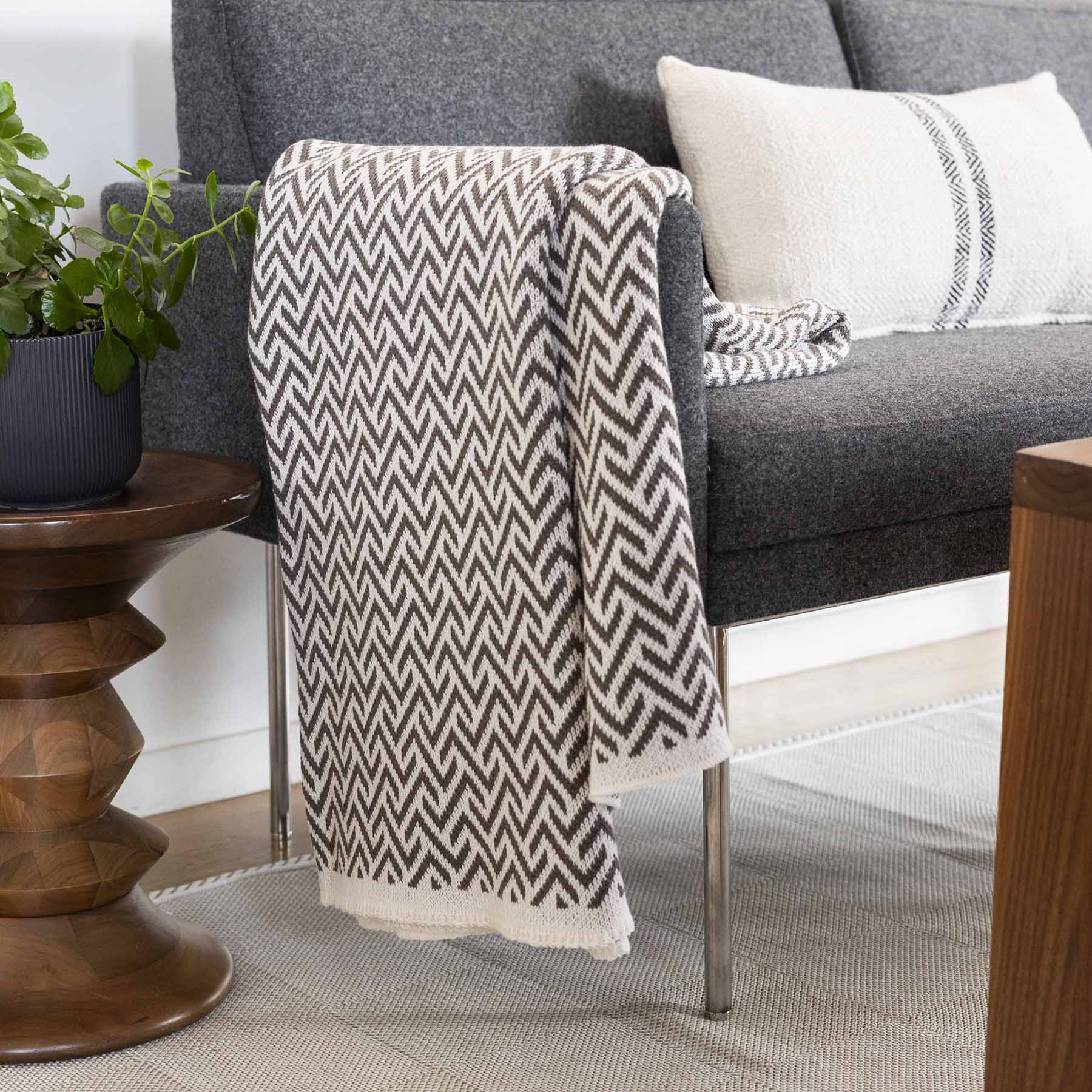 In2Green Swatch Custom Logo Blanket: Personalized Corporate Gift - Broken Zig Zag Pattern