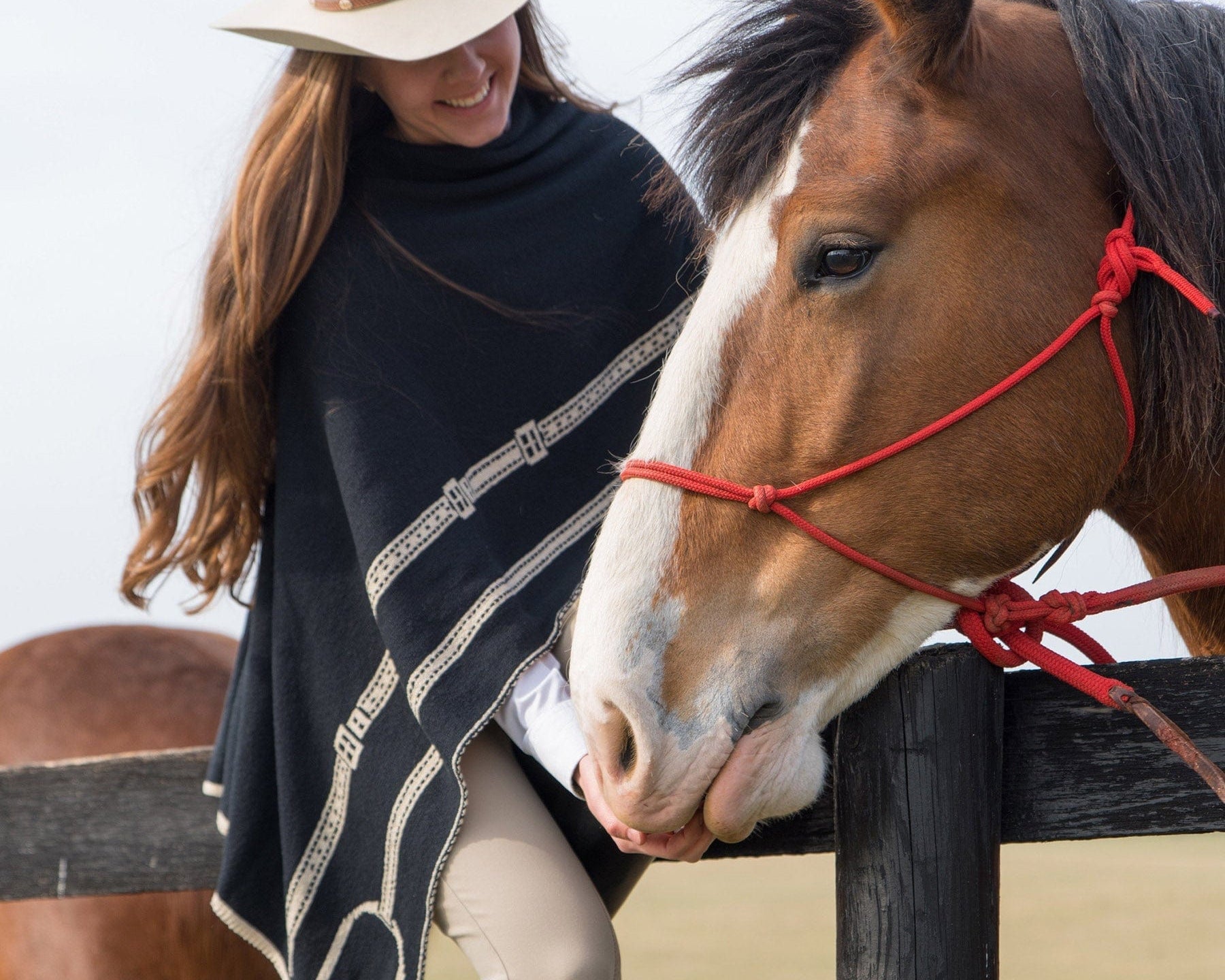 Stirrup Poncho WRAPSU6