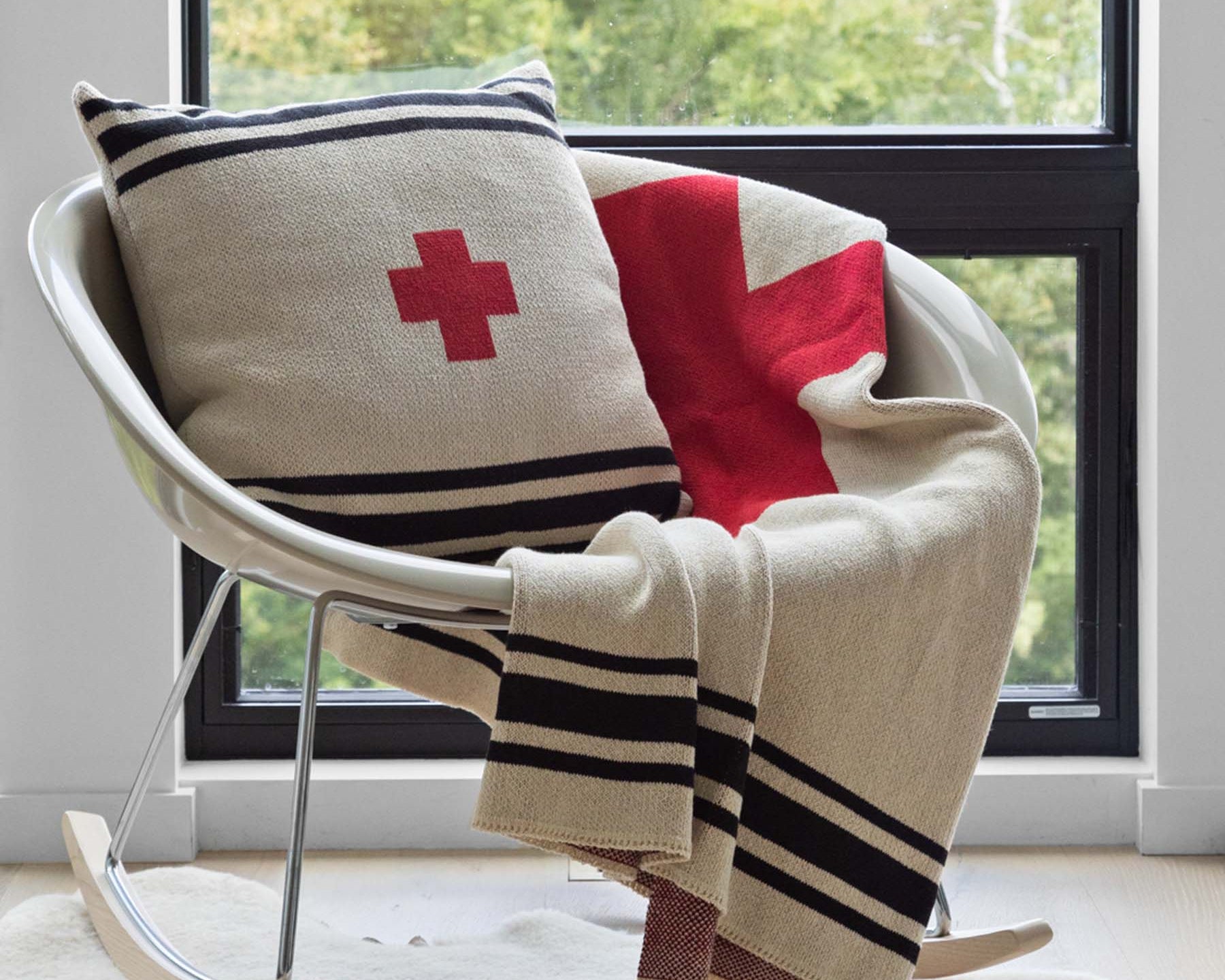 Swiss Cross with Stripes Throw Blanket BL01SWC7